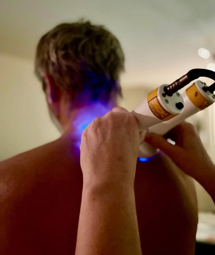 Medicinsk laserbehandling av nacke med Low Level Laser Therapy